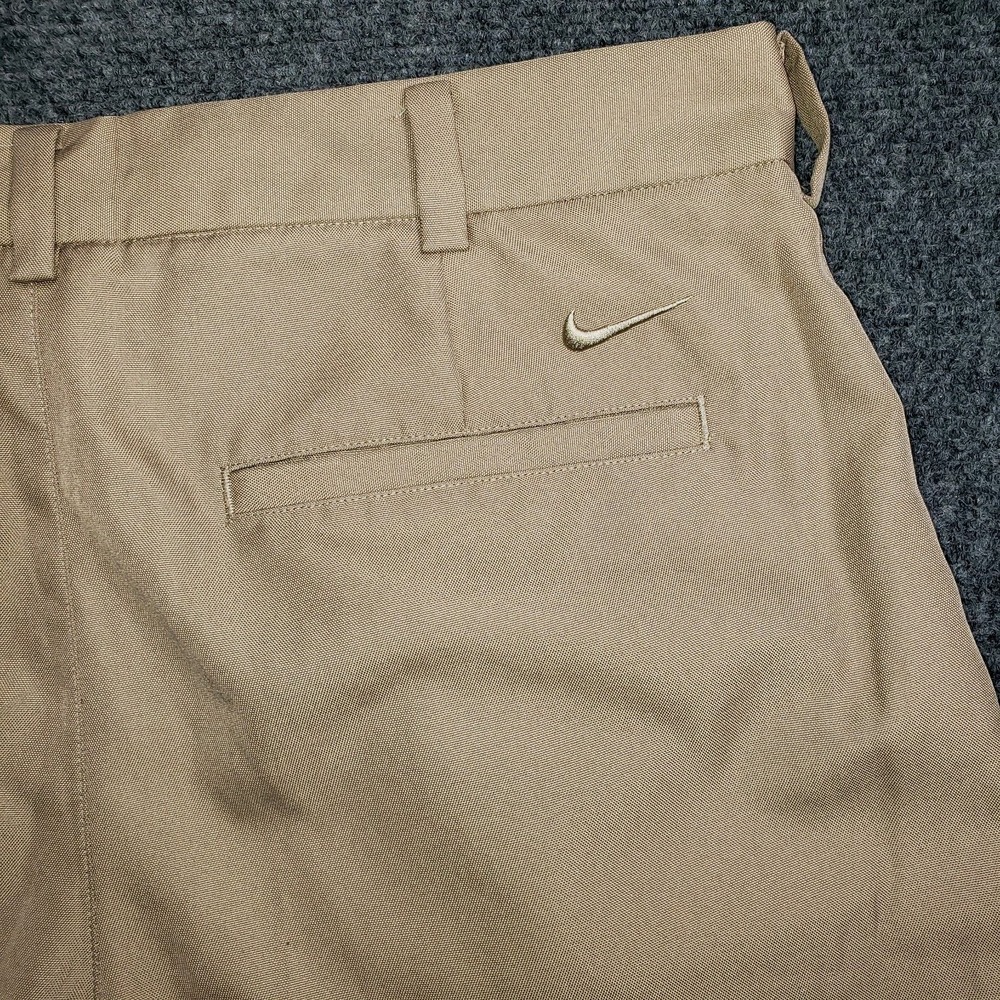 Nike Golf Dri Fit Shorts Mens 32 Beige Casual Hiking